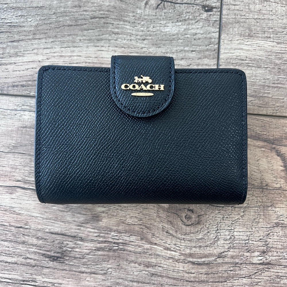 Coach NWT Black Textured Leather Wallet
